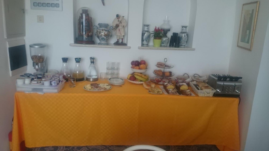 Food & Drinks 5, Albergo La Prora, Napoli