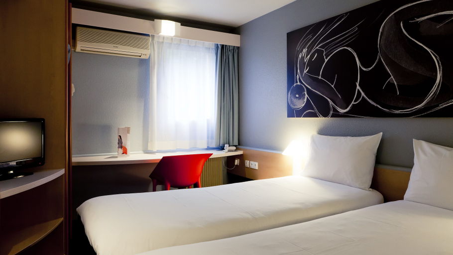 Bedroom 4, ibis Lyon Nord, Rhône