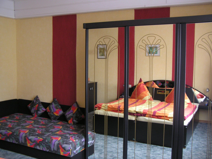 Bedroom 2, Pension Haus Mückenheim, Harz