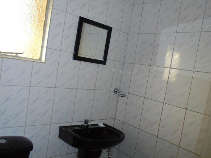 Bathroom 3, Mist Gardens, Kitwe