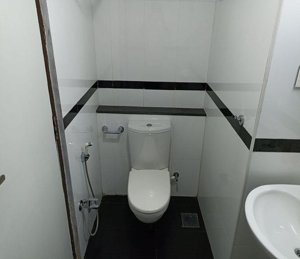 Bathroom 4, Daffodil Inn, Nagappattinam