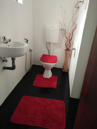 Bathroom 3, Aroma Villa, Akmeemana