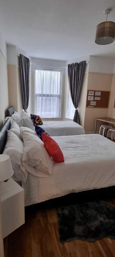 Bedroom 5, CHOCO'S, Plymouth