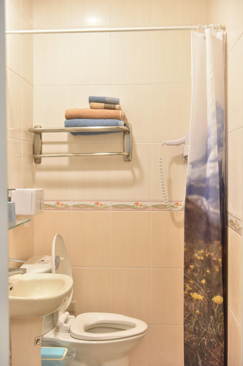 Bathroom 4, 123 Cheers Hostel, Hualien