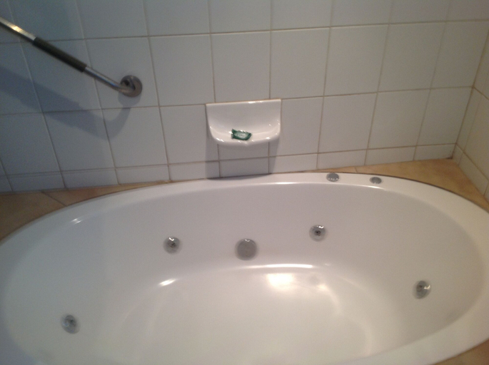 Bathroom 4, Rite Inn, Livingstone