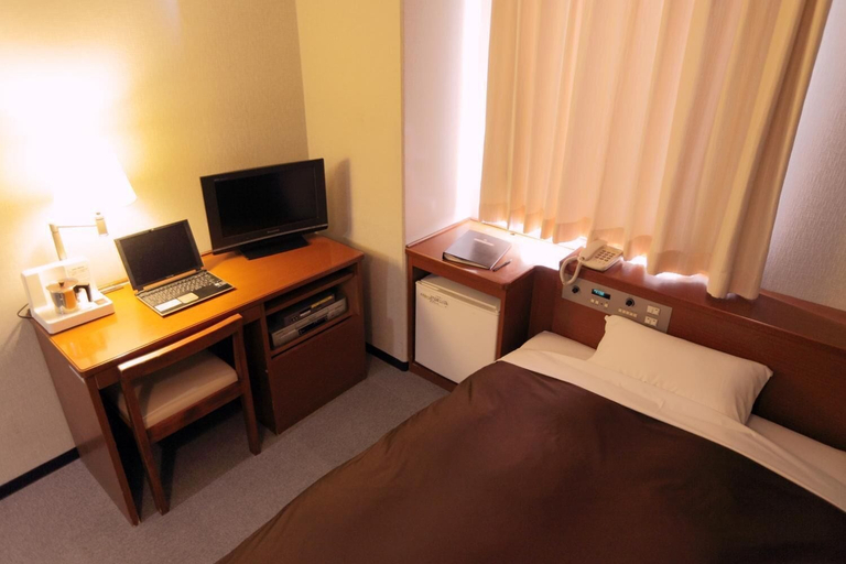 Bedroom 4, Utazu Grand Hotel, Utazu