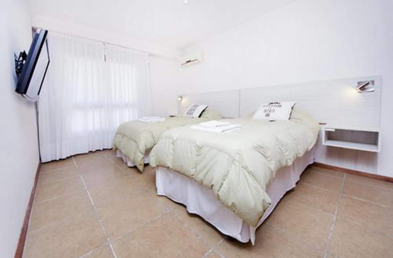 Bedroom 3, Obispo Salguero X4Z, Capital