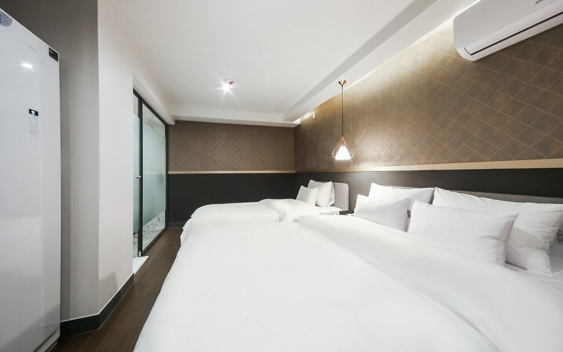 Bedroom 4, Gray 194 Hotel, Dong