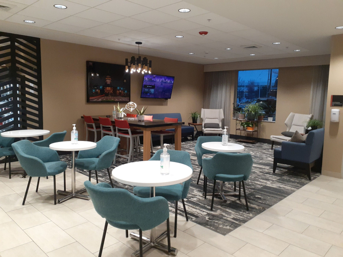 Food & Drinks 5, Simple Suites Boise Airport, Ada