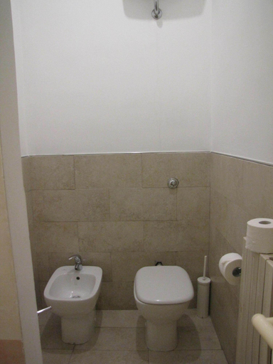 Bathroom 4, Bella Addormentata E Il Principe Calaf, Lucca