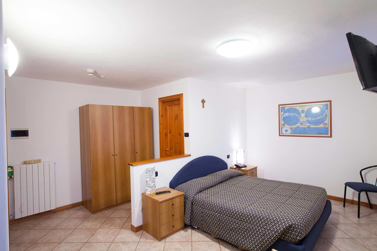Bedroom 2, Albergo Max Meublè, Bergamo