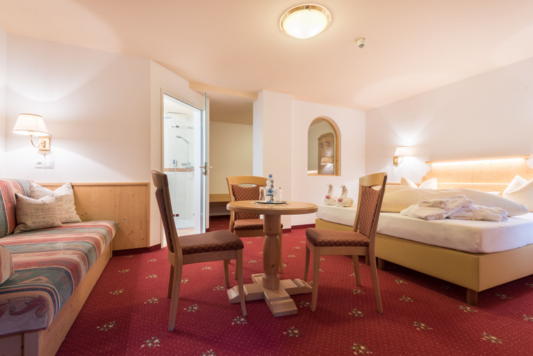 Bedroom 4, Hotel Pinzger, Schwaz