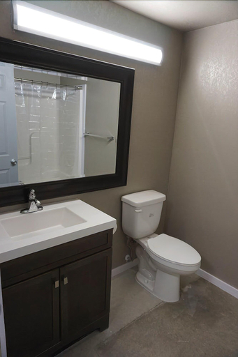 Bathroom 4, Riverfront Studio Suites, Blue Earth