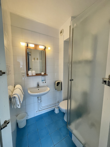 Bathroom 4, Hotel De Caen, Calvados