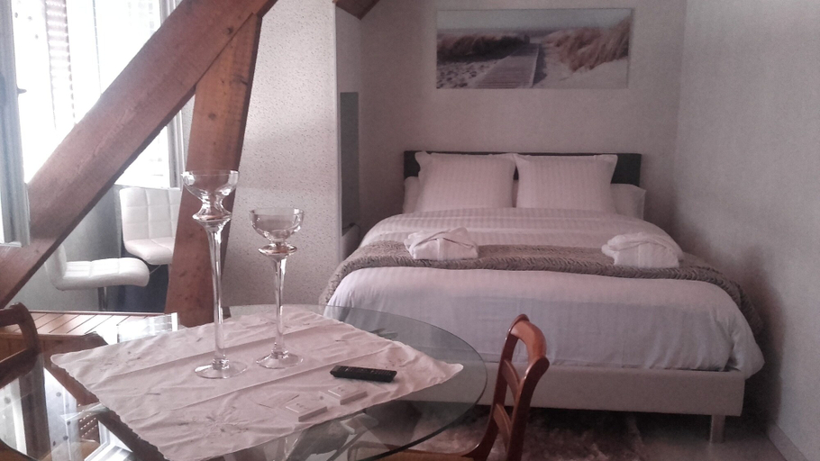 Bedroom 4, Chambre du Jardin Fleuri, Seine-Maritime