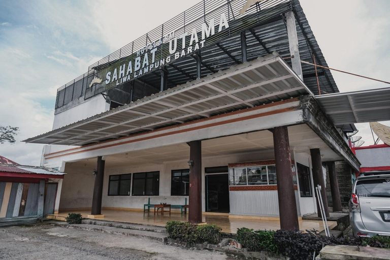 Exterior & Views 2, RedDoorz Syariah near Kebun Raya Liwa, West Lampung