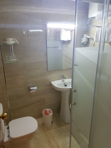 Bathroom 3, Hostal Bahía, Cádiz