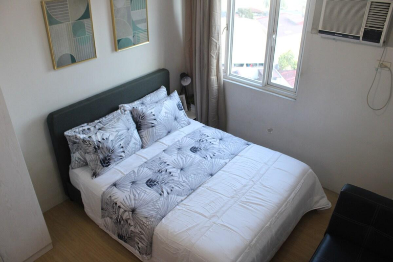 Bedroom 2, Huge A2J Executive Luxury 1BR Suite Near ABS CBN, Quezon City
