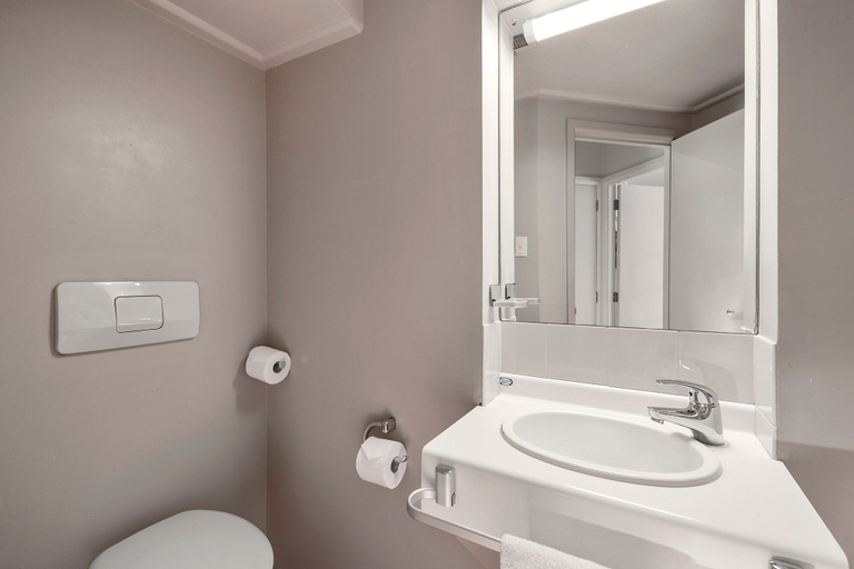 Bathroom 4, The Village Resort, Taupo