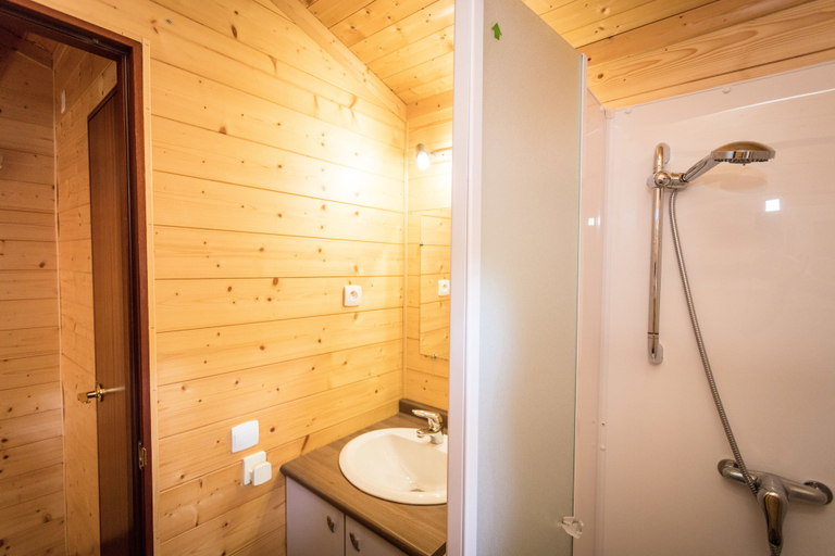 Bathroom 5, Camping Le Bois Fleuri, Pyrénées-Orientales