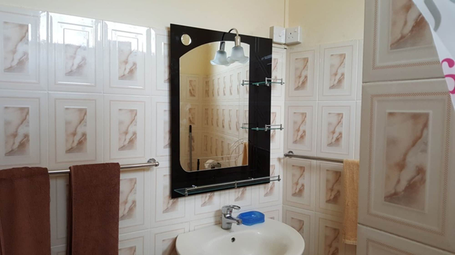 Bathroom 4, Monalysa Holidays