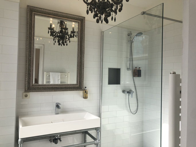 Bathroom 3, Nine(T)Teen B&B, Amsterdam