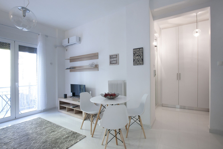 Others 5, Victoria Square, Cozy and Stylish Apartment, Attica