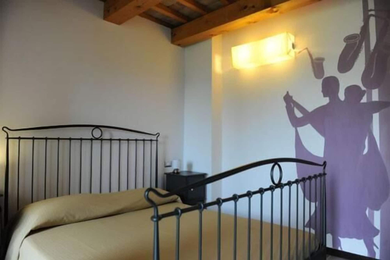 Bedroom 2, Casale Papa, Ancona