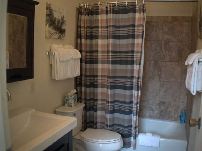 Bedroom 3, White Pines Three Kings Townhome 1-Bedroom Loft - -Walk to Lifts, Summit