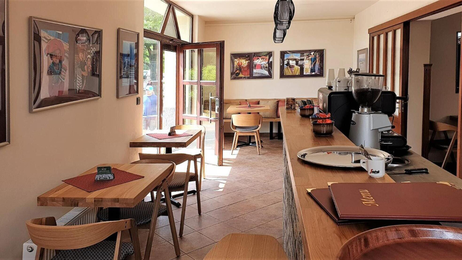 Food & Drinks 5, Bunkr Karlstejn, Beroun