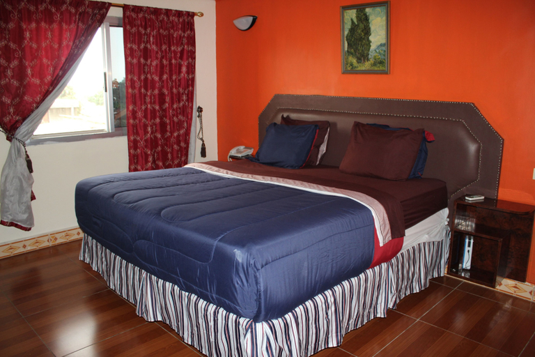 Bedroom 3, Zambezi Inn Airport Hotel, Conakry