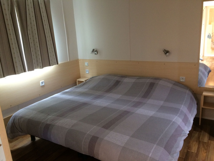 Bedroom, Camping Les Poutiroux - Mobilhome, Dordogne
