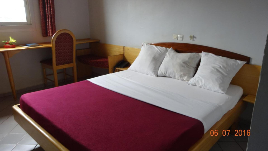 Bedroom 2, Hotel Altitel, Mifi