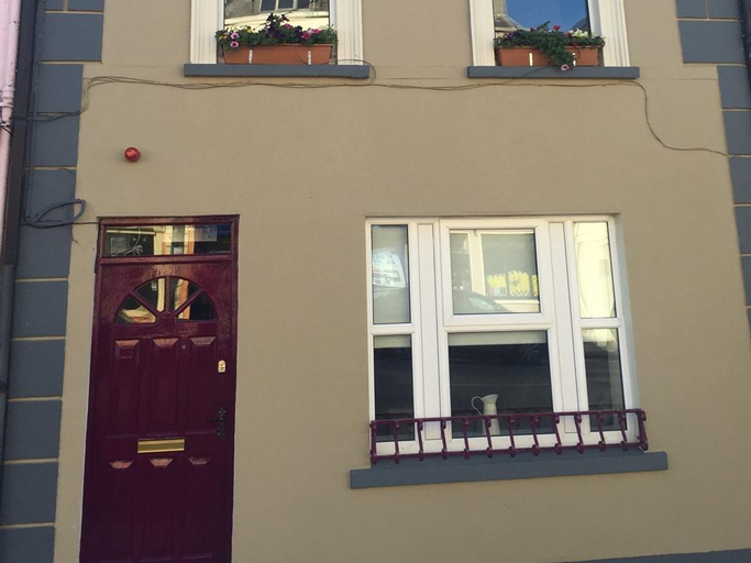 Others 3, The Townhouse