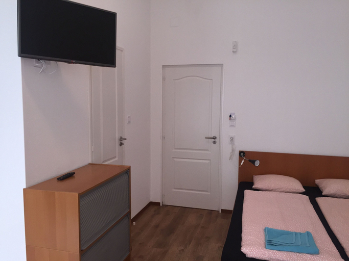 Others 5, Omega Guesthouse Budapest, Budapesti