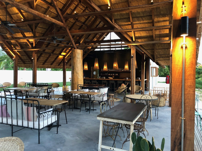 Food & Drinks 4, Mwani House, Macomia