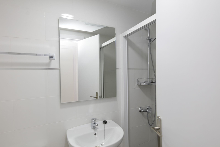 Bathroom 3, Pensión Ramonetero, Murcia