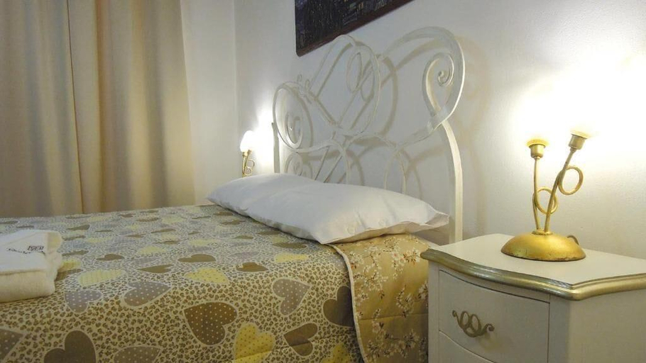 Bedroom 4, Dodo House Bed & Breakfast, Salerno