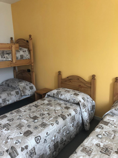 Bedroom 2, Cascina Monte Diviso - Hostel, Varese
