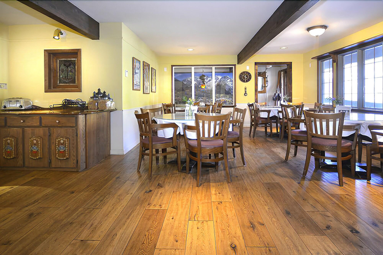 Food & Drinks 5, Nordic Inn, Gunnison