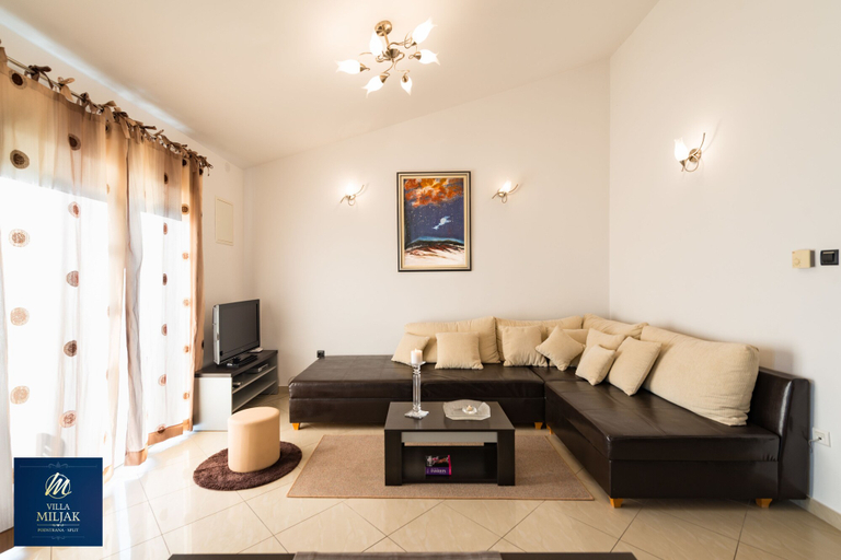Others 5, Villa Miljak, Podstrana