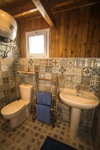 Bathroom 3, Skyrock, Sant Katrin