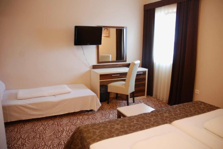 Bedroom 2, Hotel Terra, Novalja