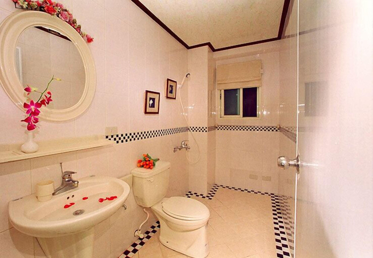 Bathroom, Riverbank Cottage, Yilan