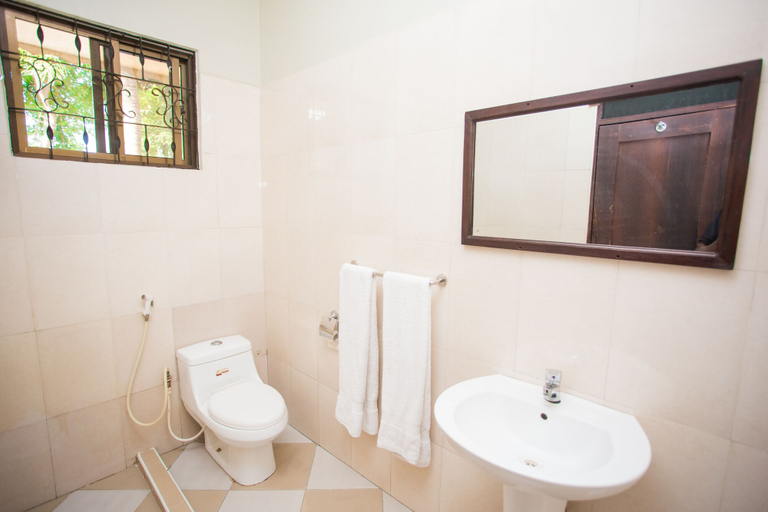 Bathroom 3, Kaya Inn, Kinondoni