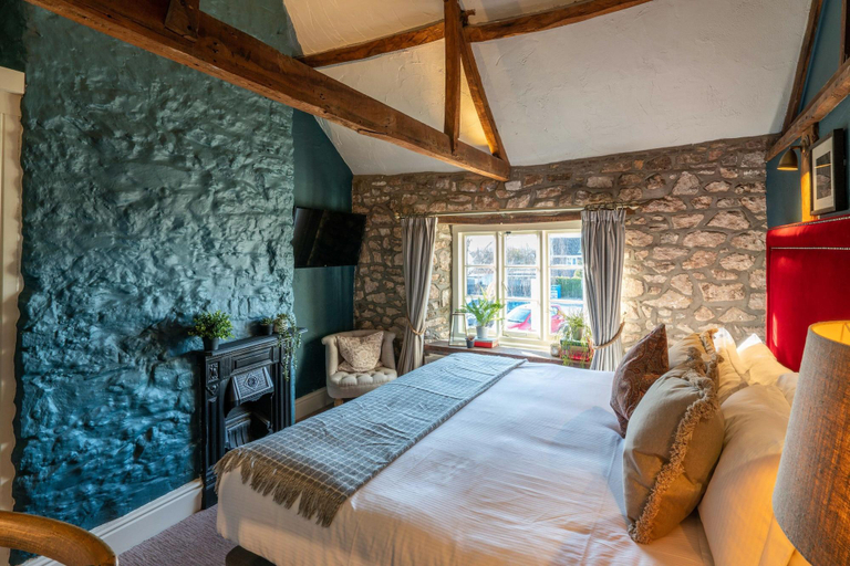 Bedroom 3, Bowl Inn, South Gloucestershire
