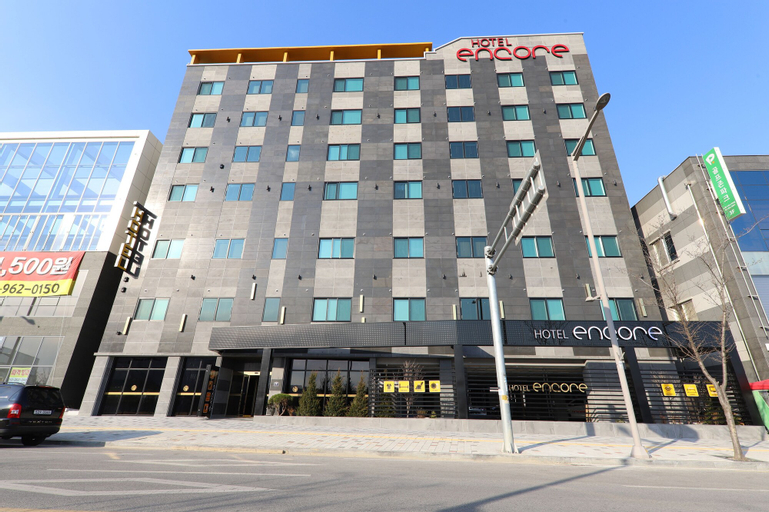Hotel Encore, Dong