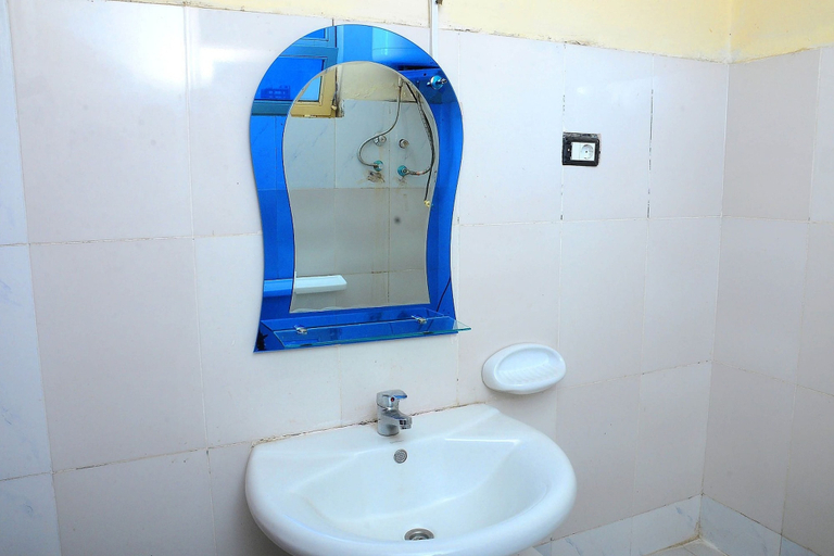 Bathroom 3, MM Apartment Guest House, Addis Abeba