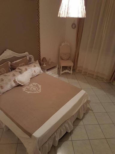 Bedroom 2, B&B Le Rose, Salerno