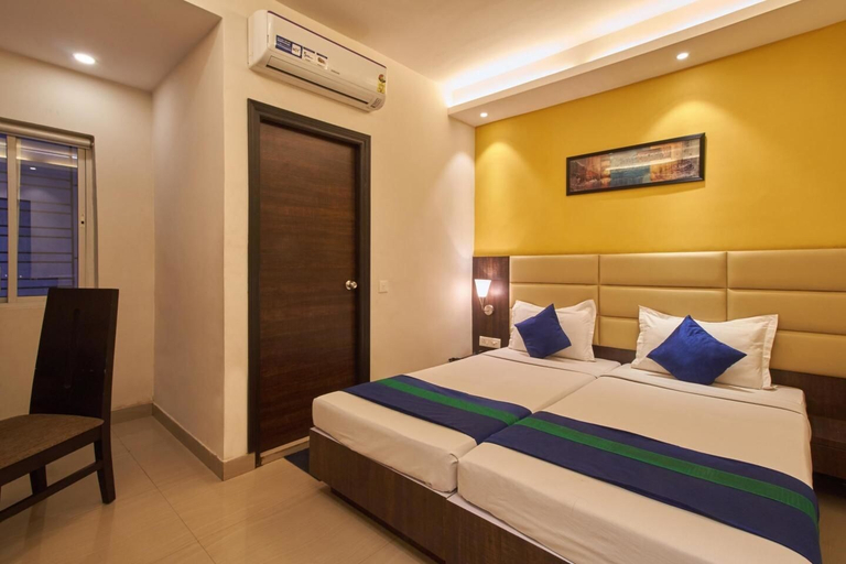 Bedroom 2, Hotel Crest Inn, Kolkata
